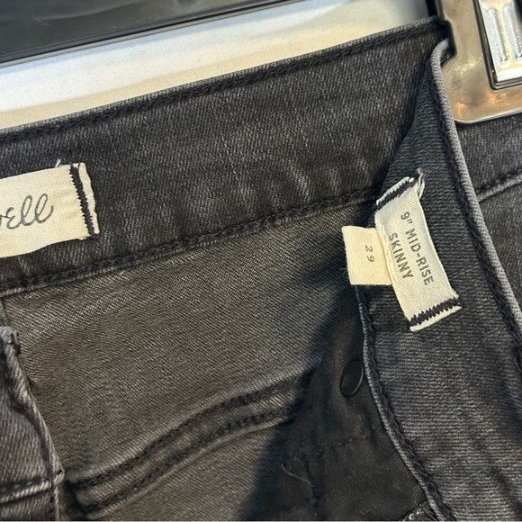 Madewell 9” Mid-Rise Skinny Distressed Black Jeans Size 29 - Picture 2 of 6